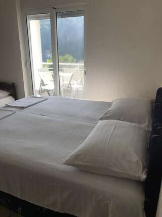 Апарт-отели Villa Gjenashaj Улцинь Номер-студио с балконом-3